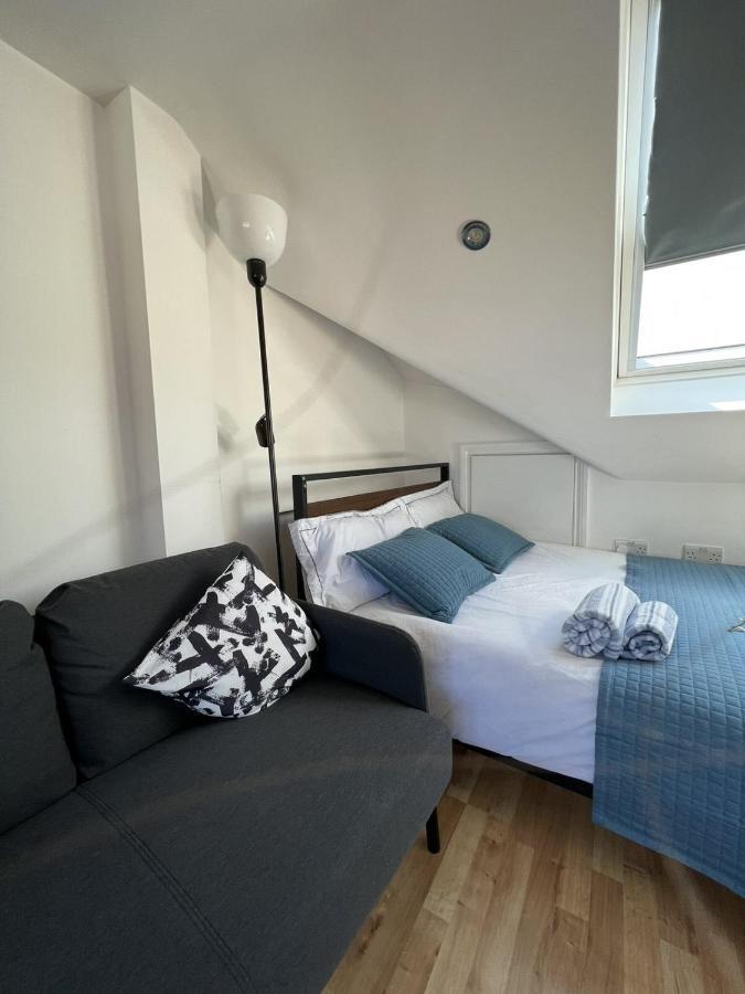فندق 4 Wharncliffe Drive Hanwell المظهر الخارجي الصورة